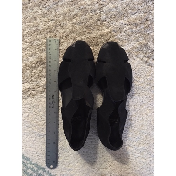 Minimalist style suede sandals! - Picture 7 of 8